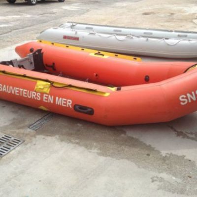 REPARATION CREVAISON SUR UN BATEAU DE LA SNSM